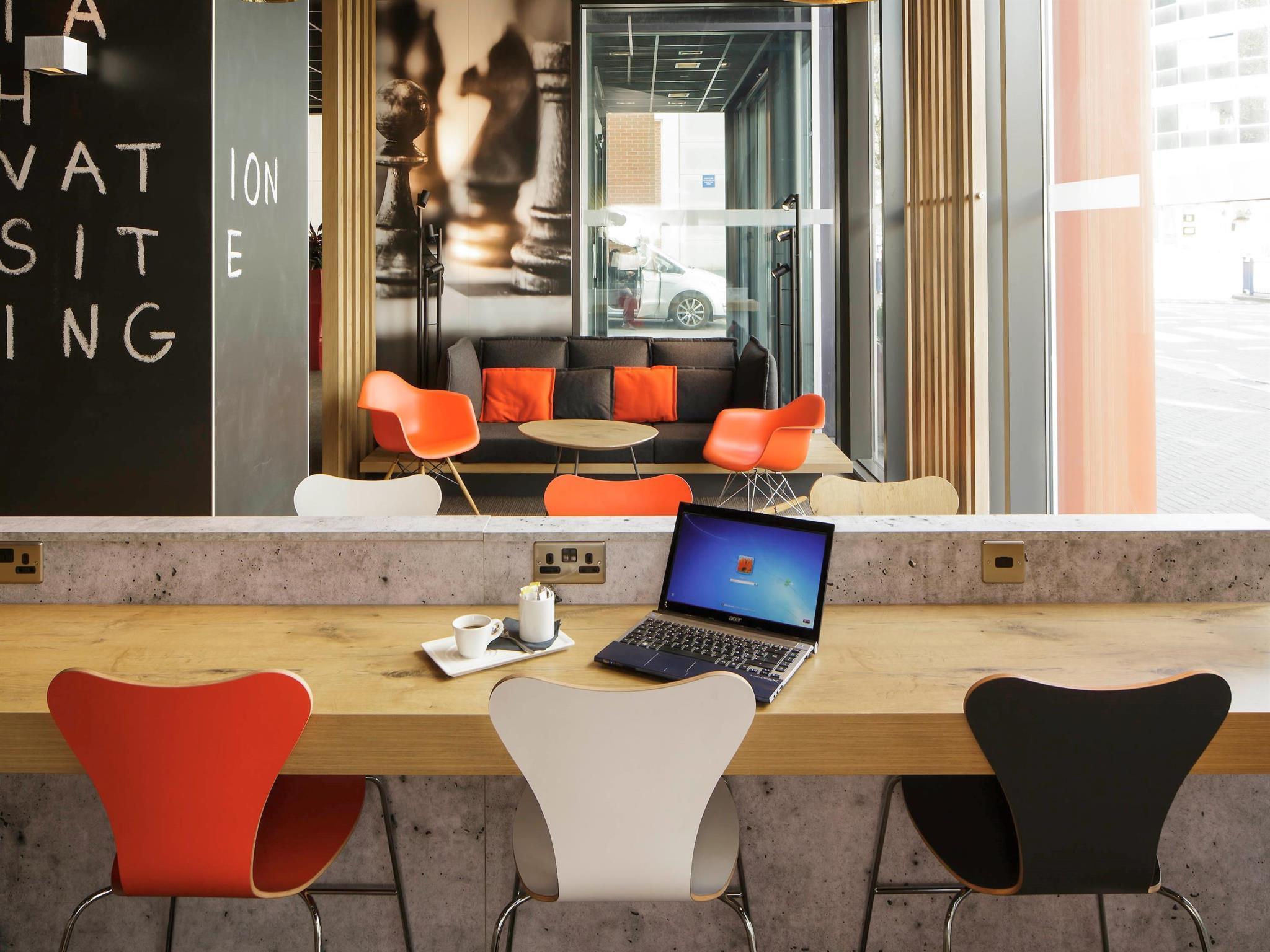 Ibis London Excel-Docklands Hotel Bagian luar foto